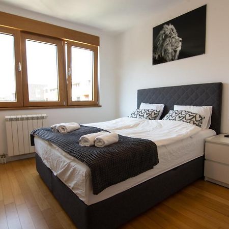 A Blok New Modern - Free Garage Parking, Comfortable, Quiet With A Park View Belgrad Exterior foto