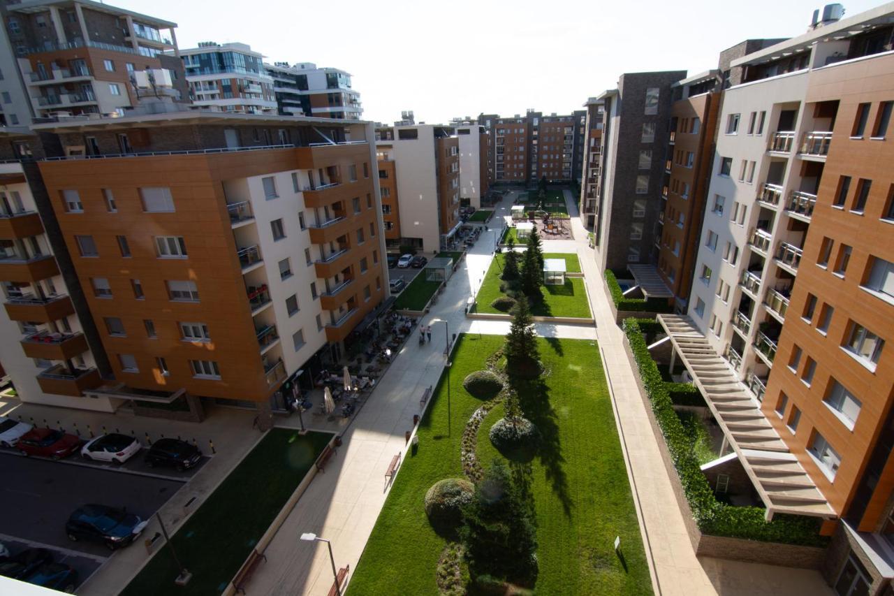 A Blok New Modern - Free Garage Parking, Comfortable, Quiet With A Park View Belgrad Exterior foto