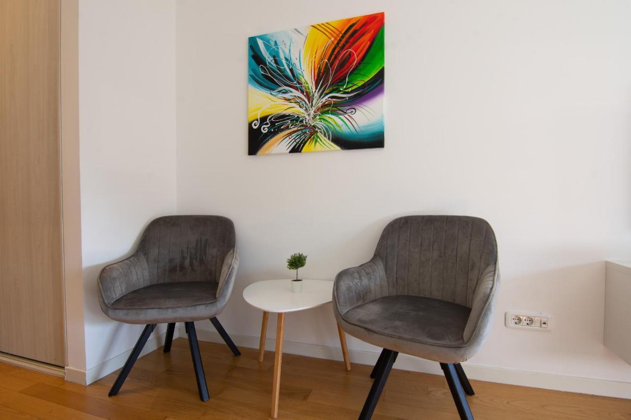 A Blok New Modern - Free Garage Parking, Comfortable, Quiet With A Park View Belgrad Exterior foto