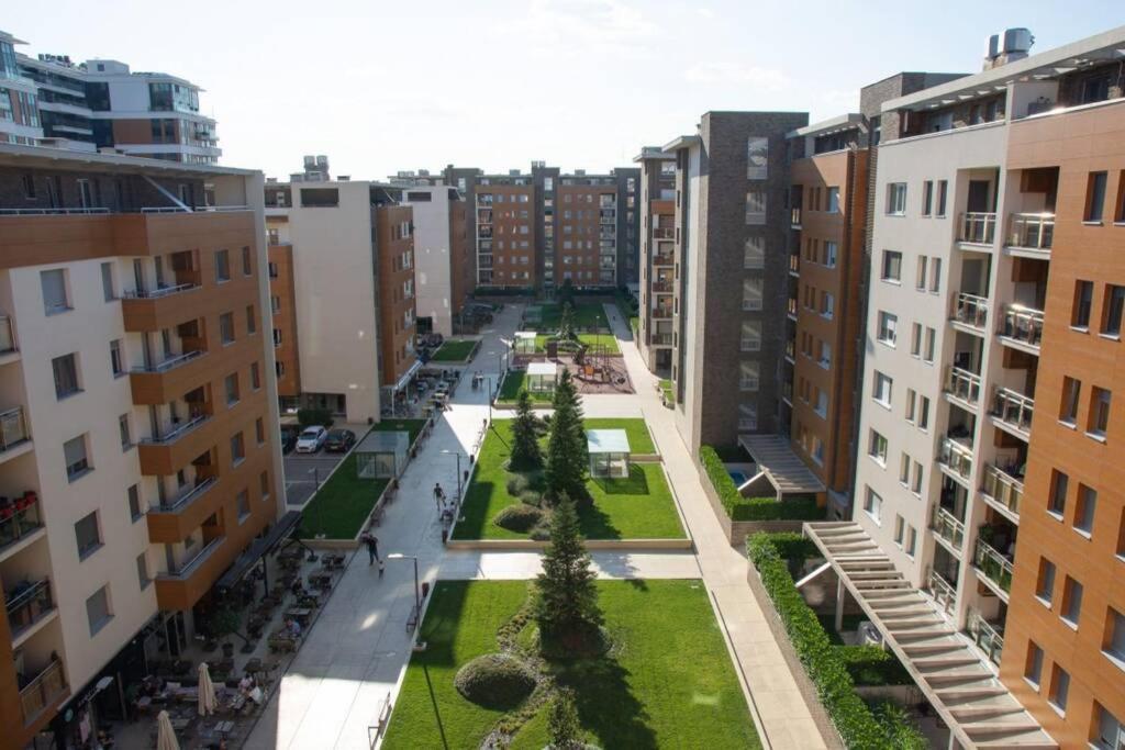 A Blok New Modern - Free Garage Parking, Comfortable, Quiet With A Park View Belgrad Exterior foto