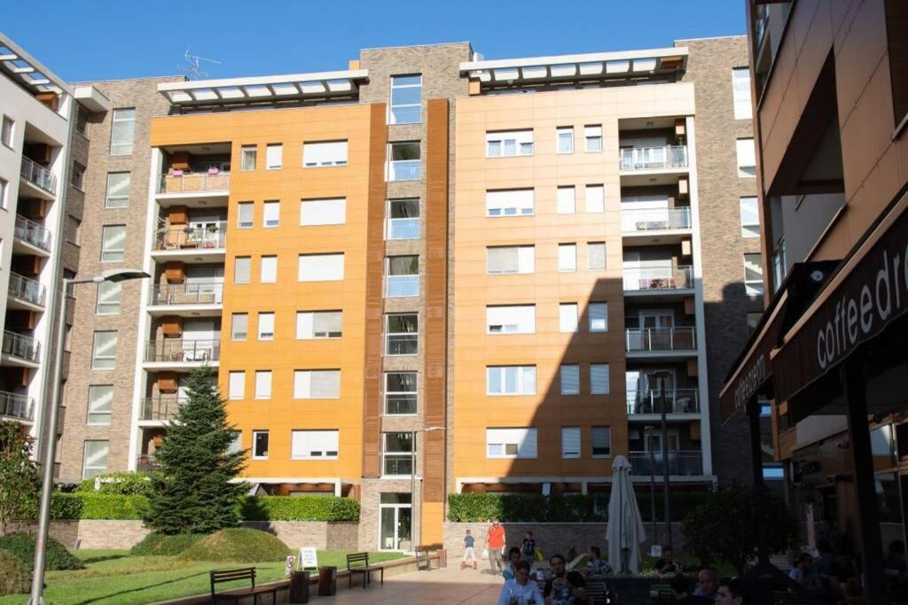 A Blok New Modern - Free Garage Parking, Comfortable, Quiet With A Park View Belgrad Exterior foto